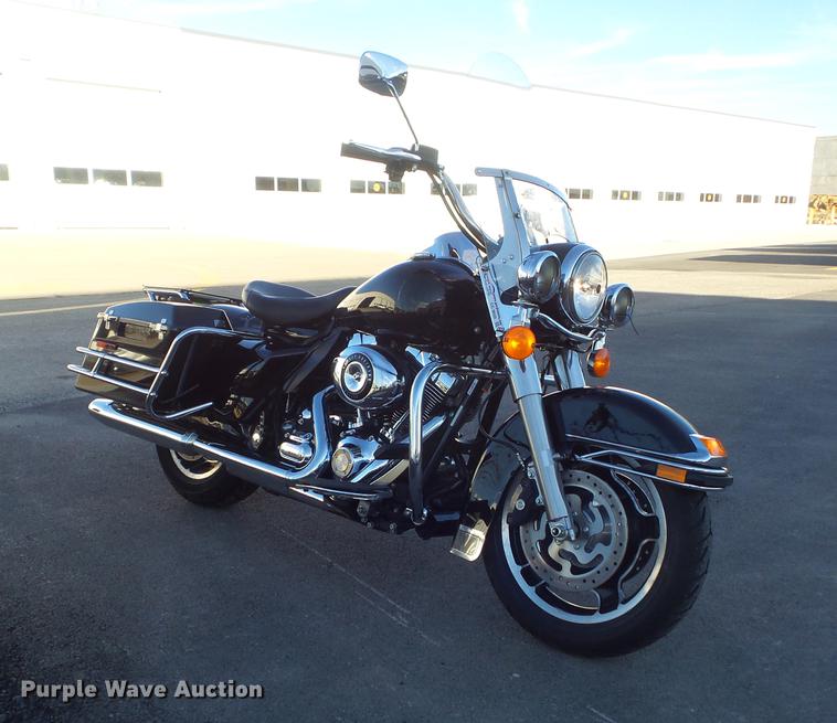 image for item CC9650 2010 Harley Davidson Road King Police motorcycle