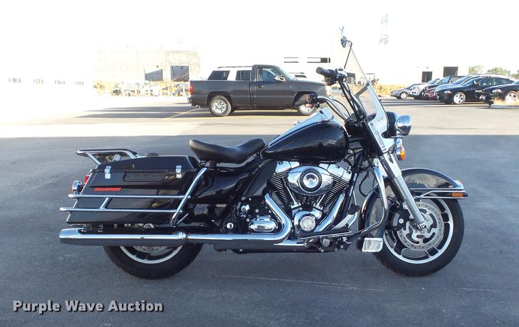 image for item CC9650 2010 Harley Davidson Road King Police motorcycle