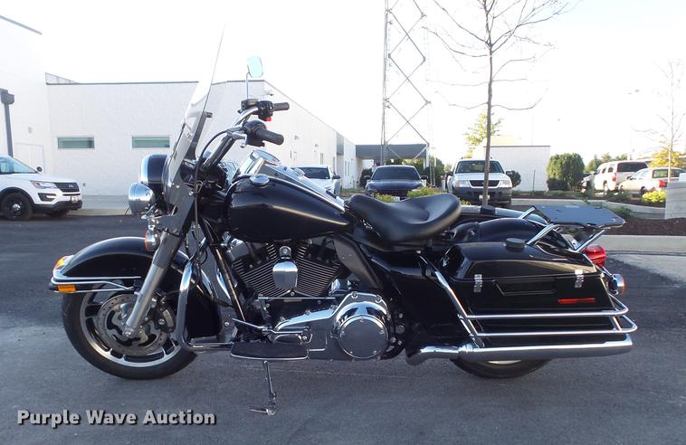image for item CC9650 2010 Harley Davidson Road King Police motorcycle