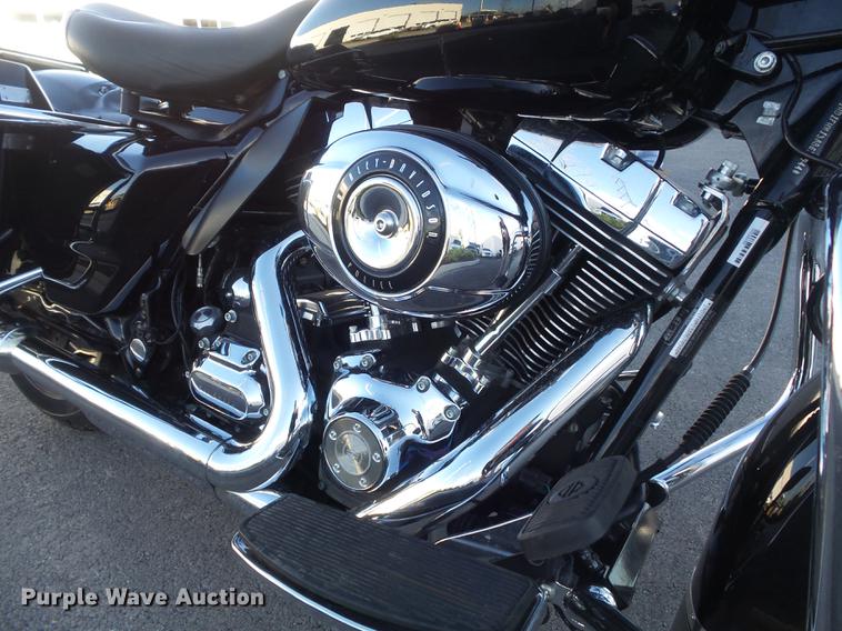 image for item CC9650 2010 Harley Davidson Road King Police motorcycle