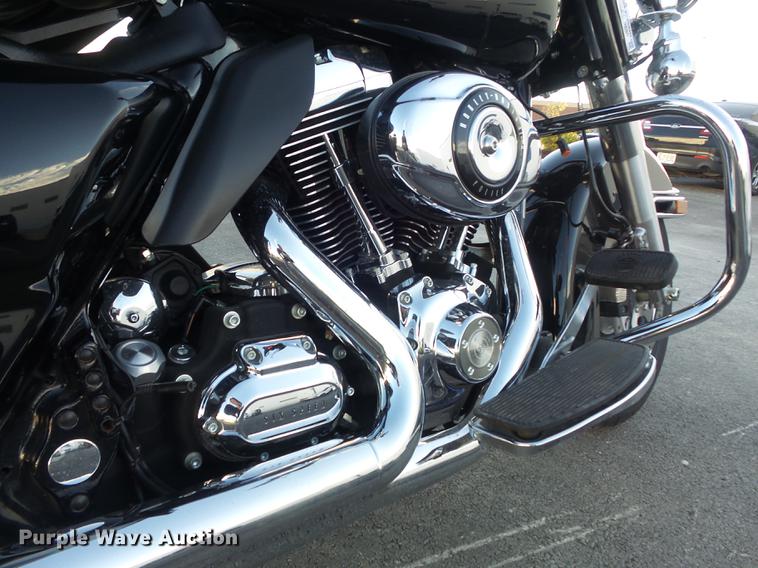 image for item CC9650 2010 Harley Davidson Road King Police motorcycle