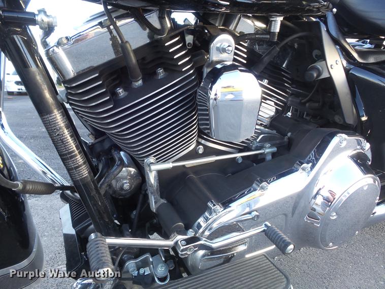 image for item CC9650 2010 Harley Davidson Road King Police motorcycle