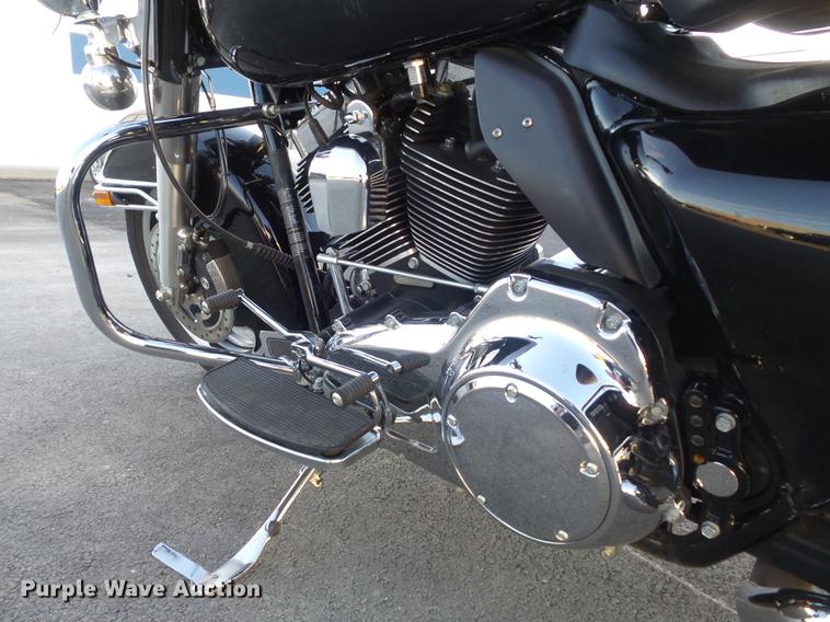 image for item CC9650 2010 Harley Davidson Road King Police motorcycle