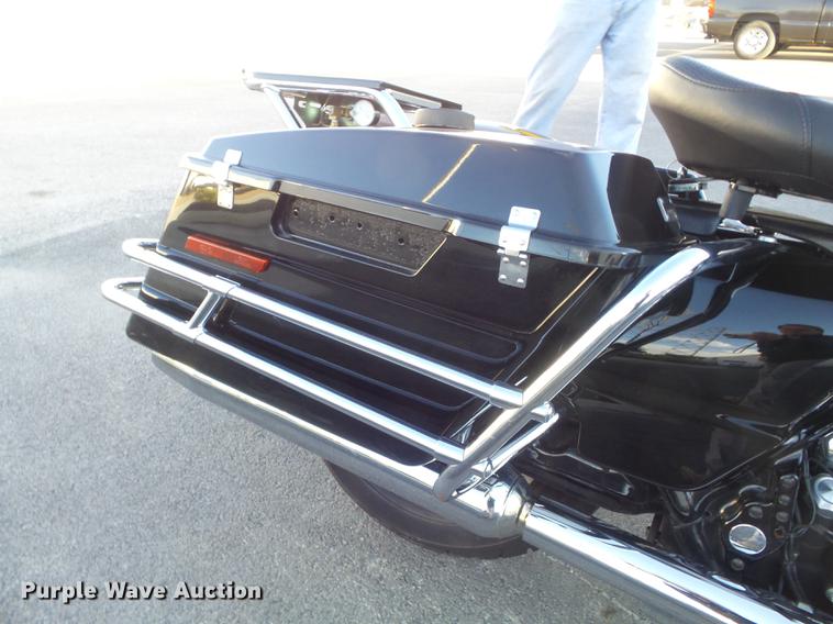 image for item CC9650 2010 Harley Davidson Road King Police motorcycle