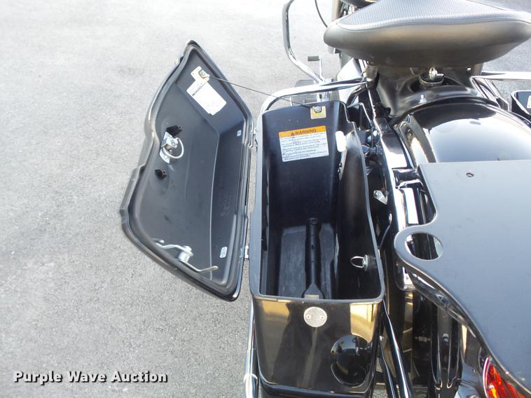 image for item CC9650 2010 Harley Davidson Road King Police motorcycle