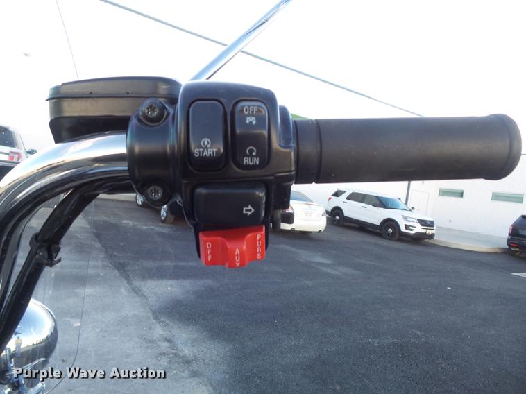 image for item CC9650 2010 Harley Davidson Road King Police motorcycle