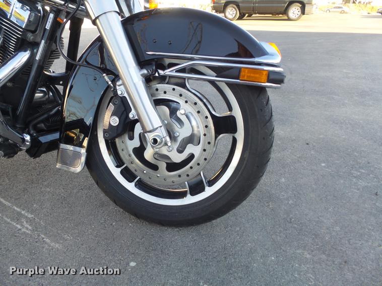 image for item CC9650 2010 Harley Davidson Road King Police motorcycle