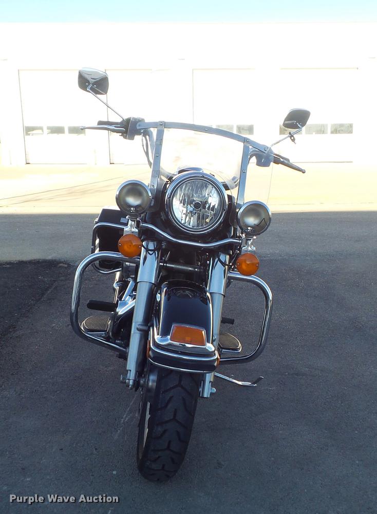 image for item CC9651 2010 Harley Davidson Road King Police motorcycle