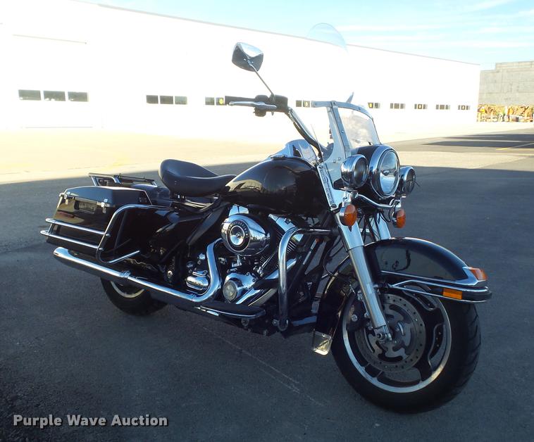 image for item CC9651 2010 Harley Davidson Road King Police motorcycle