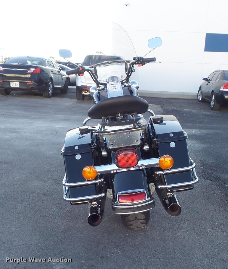 image for item CC9651 2010 Harley Davidson Road King Police motorcycle