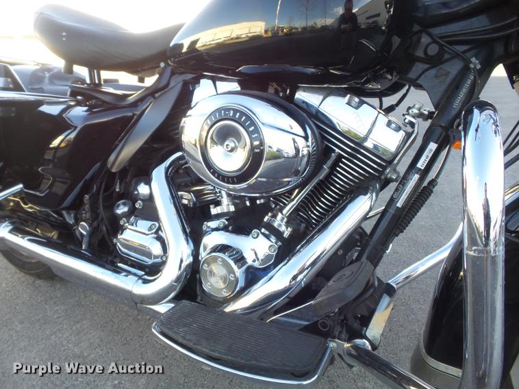 image for item CC9651 2010 Harley Davidson Road King Police motorcycle