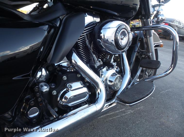 image for item CC9651 2010 Harley Davidson Road King Police motorcycle