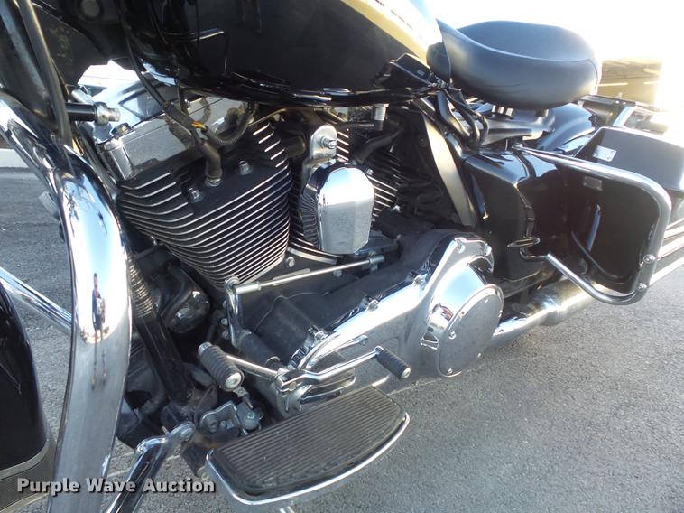 image for item CC9651 2010 Harley Davidson Road King Police motorcycle