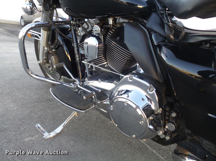 image for item CC9651 2010 Harley Davidson Road King Police motorcycle