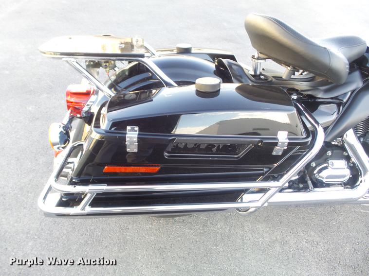 image for item CC9651 2010 Harley Davidson Road King Police motorcycle