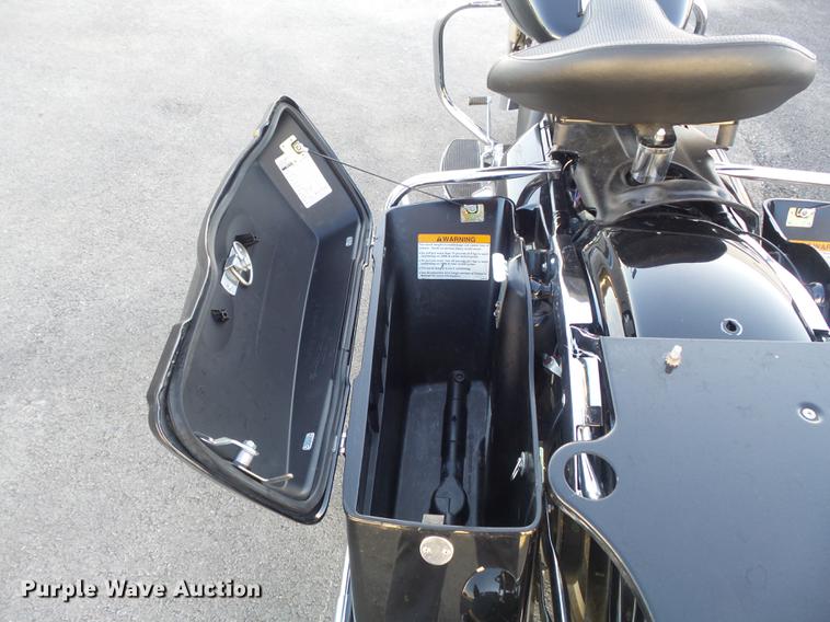 image for item CC9651 2010 Harley Davidson Road King Police motorcycle