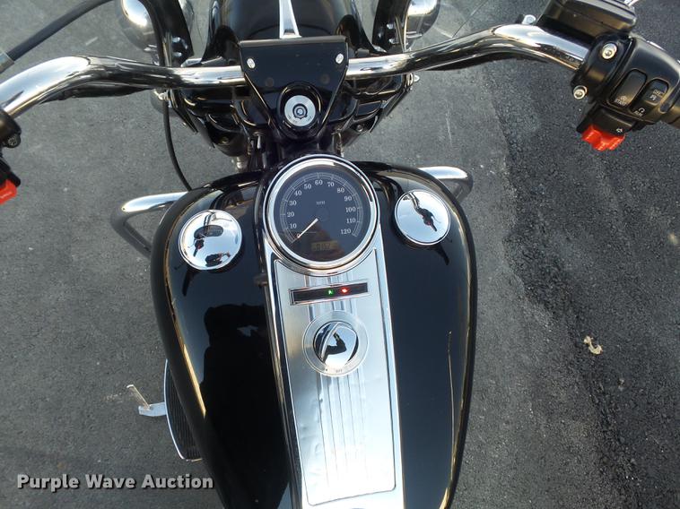 image for item CC9651 2010 Harley Davidson Road King Police motorcycle