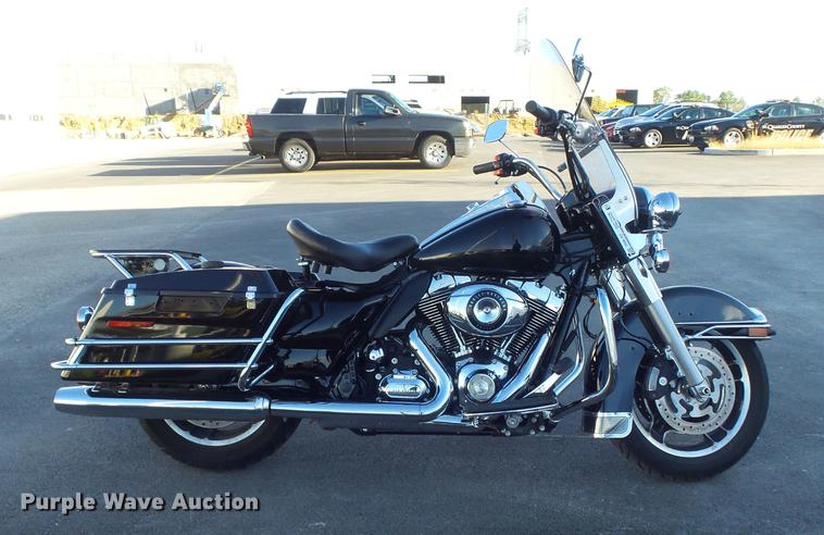 image for item CC9652 2012 Harley Davidson Road King Police motorcycle
