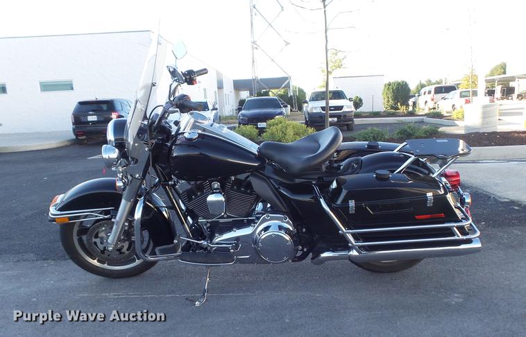image for item CC9652 2012 Harley Davidson Road King Police motorcycle