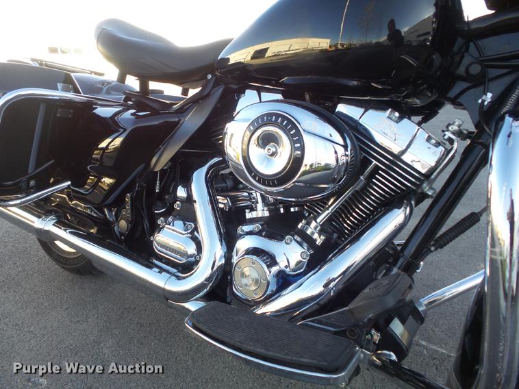 image for item CC9652 2012 Harley Davidson Road King Police motorcycle