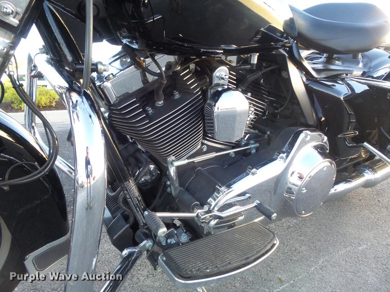 image for item CC9652 2012 Harley Davidson Road King Police motorcycle