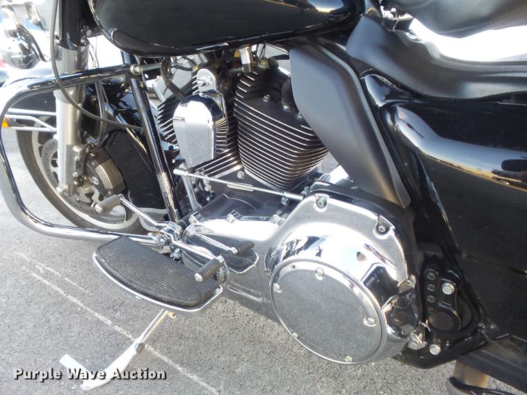 image for item CC9652 2012 Harley Davidson Road King Police motorcycle