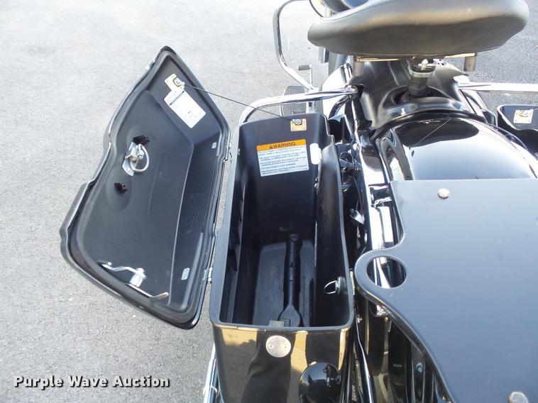 image for item CC9652 2012 Harley Davidson Road King Police motorcycle