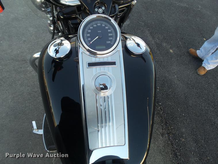 image for item CC9652 2012 Harley Davidson Road King Police motorcycle