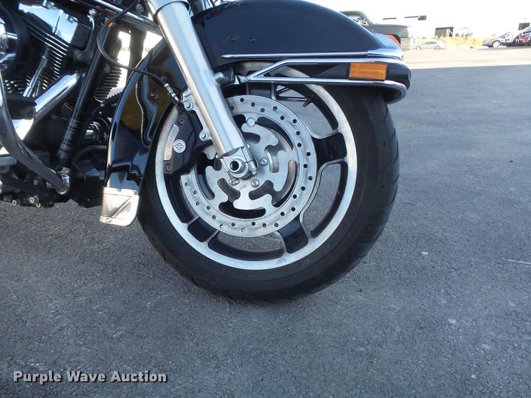 image for item CC9652 2012 Harley Davidson Road King Police motorcycle