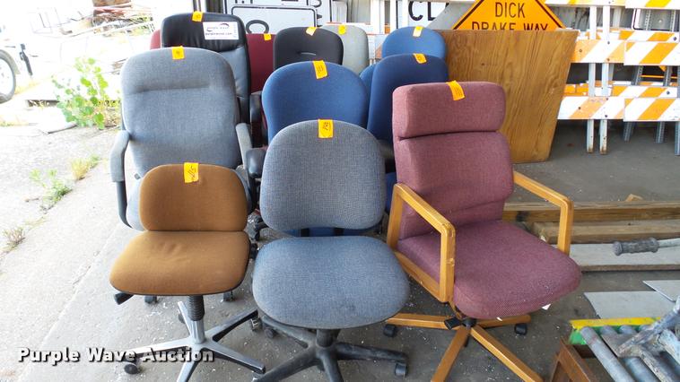 image for item DA1229 Approximately 14 office chairs
