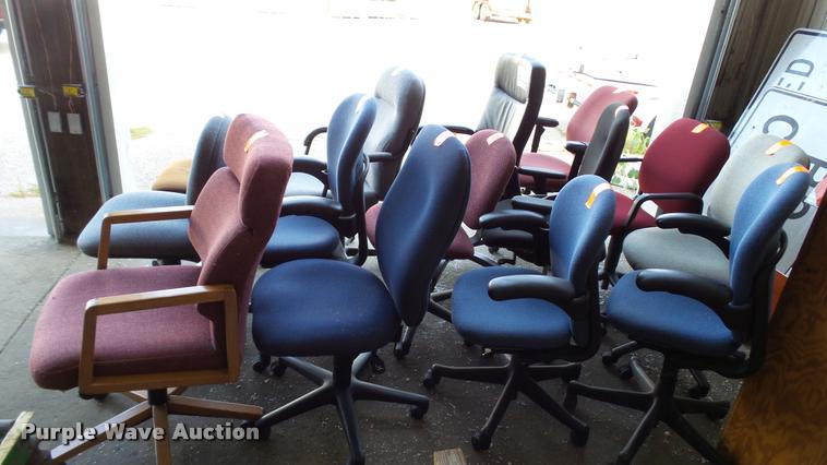 image for item DA1229 Approximately 14 office chairs