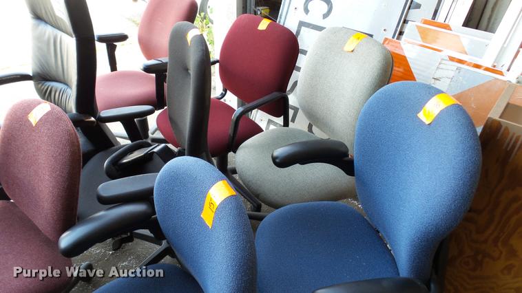 image for item DA1229 Approximately 14 office chairs