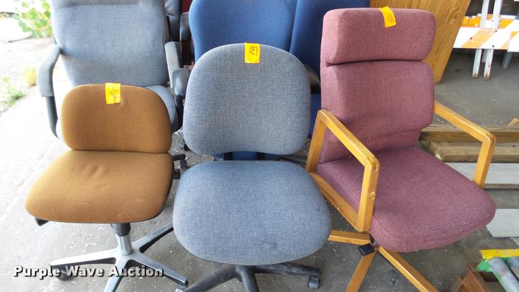 image for item DA1229 Approximately 14 office chairs