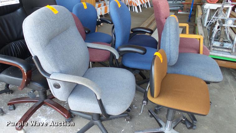 image for item DA1229 Approximately 14 office chairs