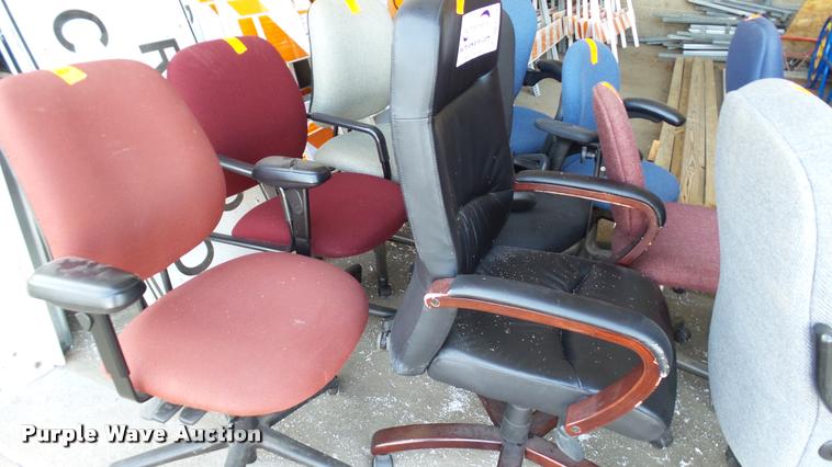 image for item DA1229 Approximately 14 office chairs