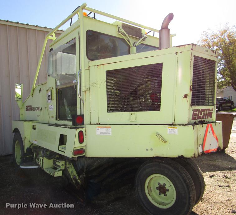 image for item DA3188 1996 Elgin Pelican Series P street sweeper