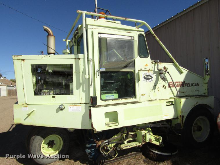 image for item DA3188 1996 Elgin Pelican Series P street sweeper