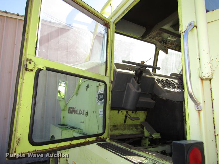 image for item DA3188 1996 Elgin Pelican Series P street sweeper