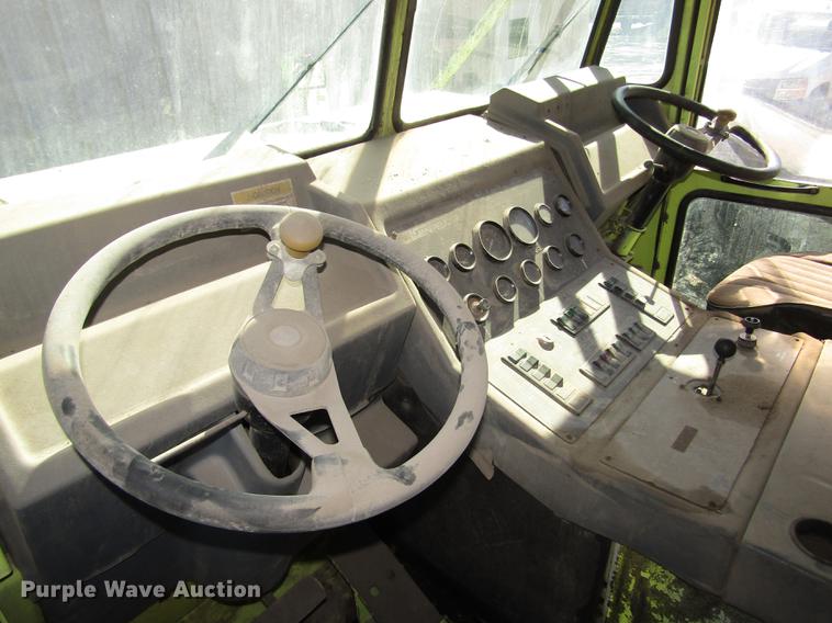 image for item DA3188 1996 Elgin Pelican Series P street sweeper