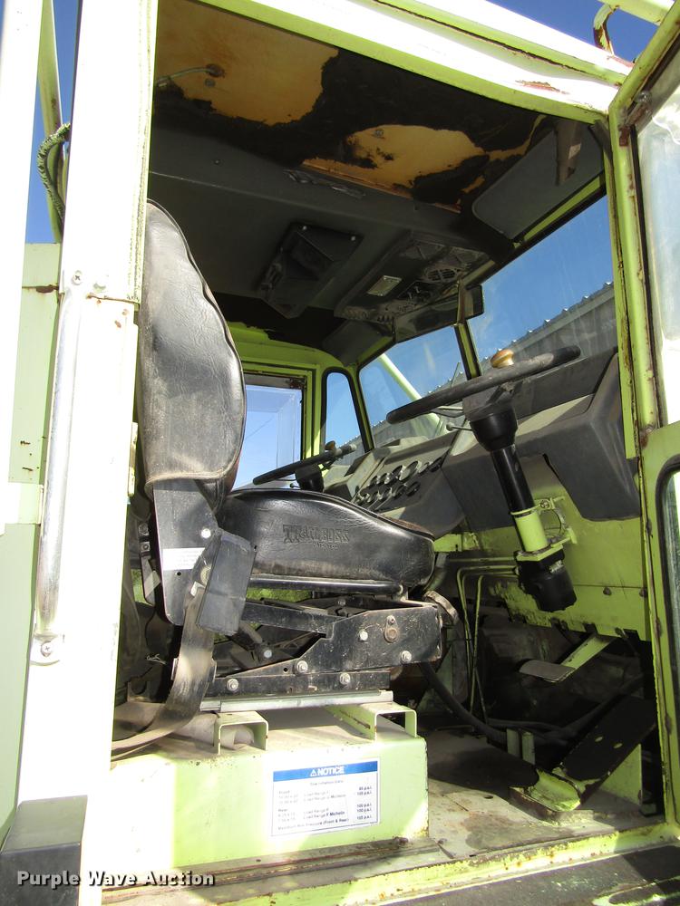 image for item DA3188 1996 Elgin Pelican Series P street sweeper