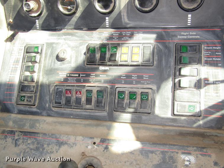 image for item DA3188 1996 Elgin Pelican Series P street sweeper