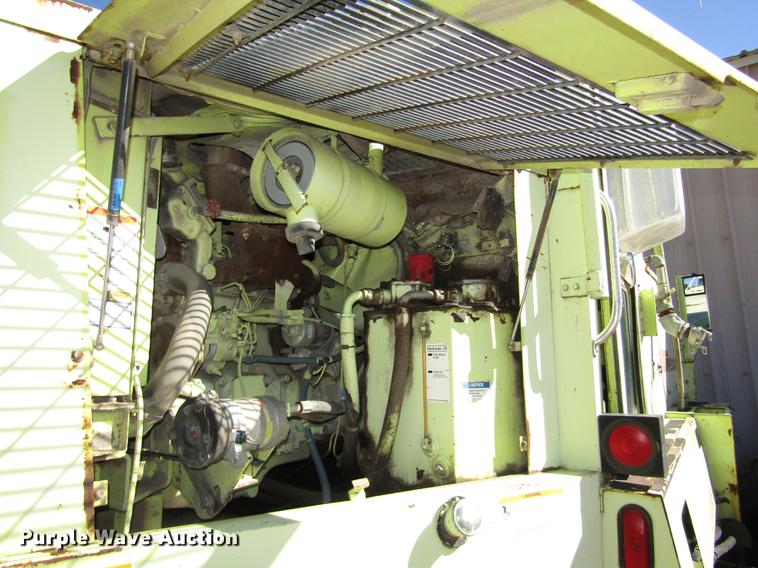 image for item DA3188 1996 Elgin Pelican Series P street sweeper