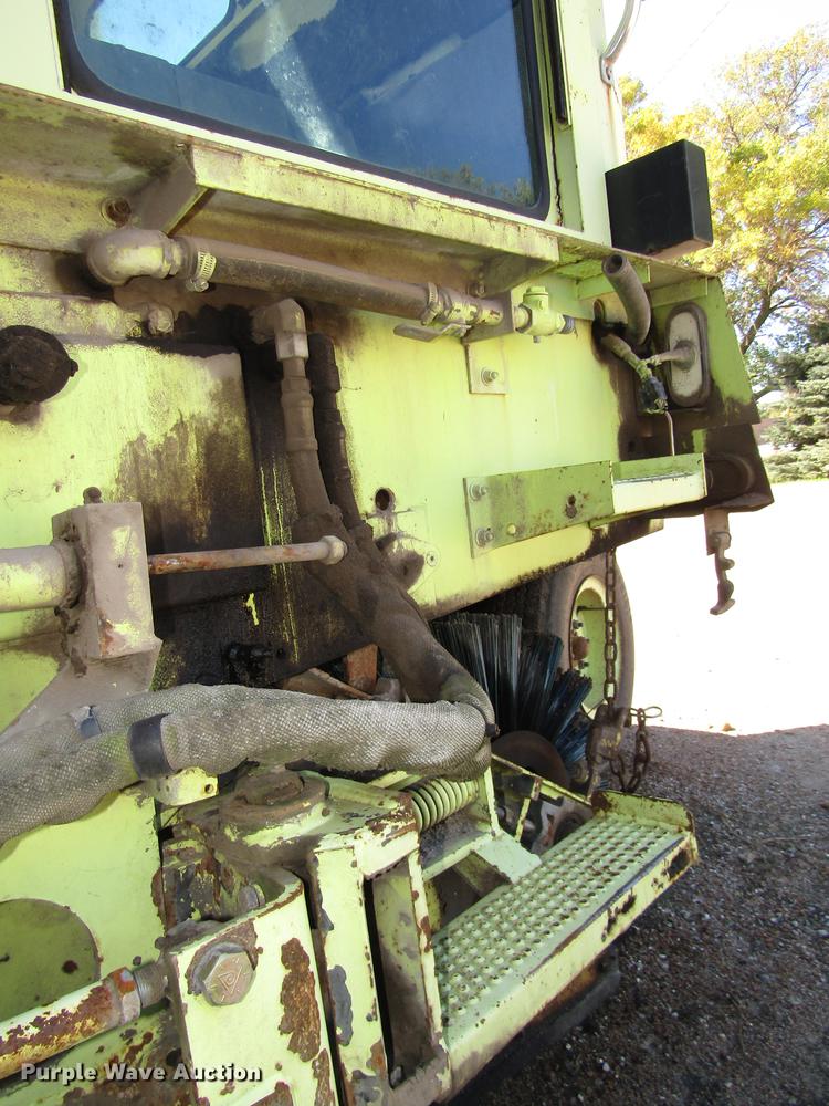 image for item DA3188 1996 Elgin Pelican Series P street sweeper