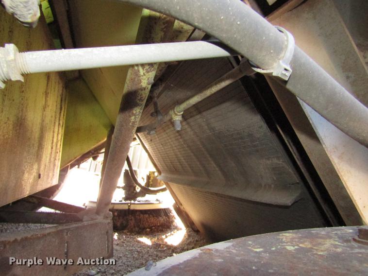 image for item DA3188 1996 Elgin Pelican Series P street sweeper