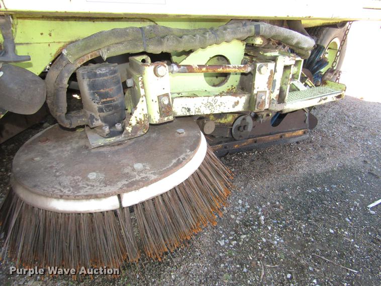 image for item DA3188 1996 Elgin Pelican Series P street sweeper