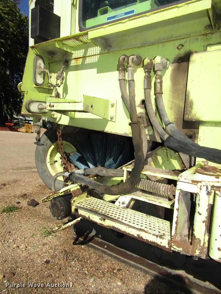 image for item DA3188 1996 Elgin Pelican Series P street sweeper