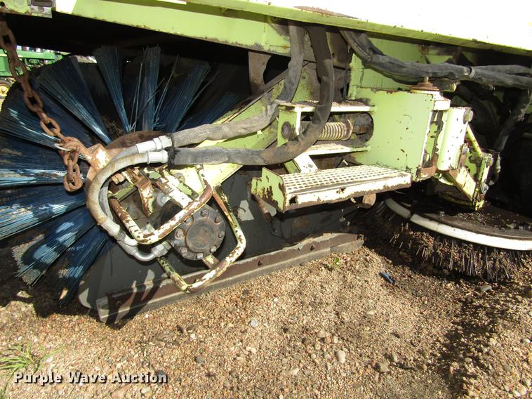 image for item DA3188 1996 Elgin Pelican Series P street sweeper