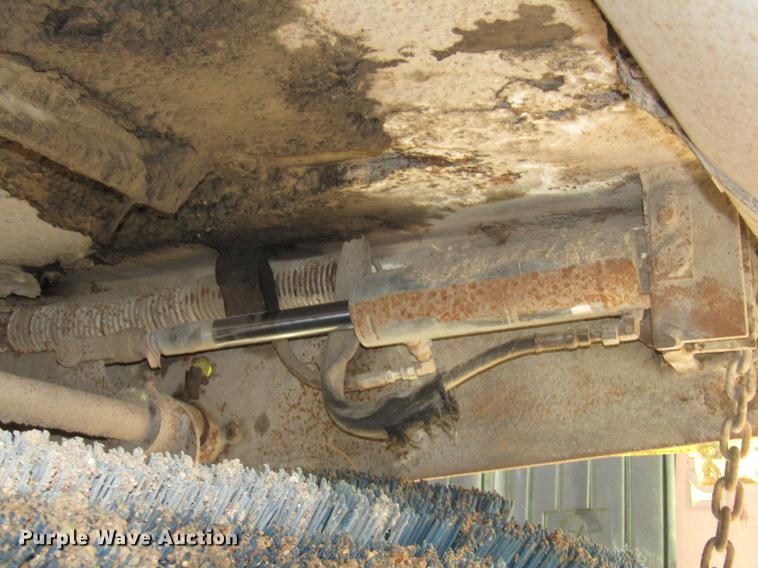 image for item DA3188 1996 Elgin Pelican Series P street sweeper