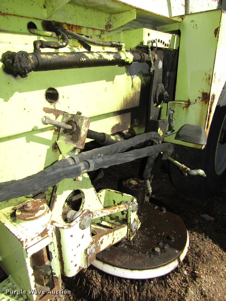 image for item DA3188 1996 Elgin Pelican Series P street sweeper