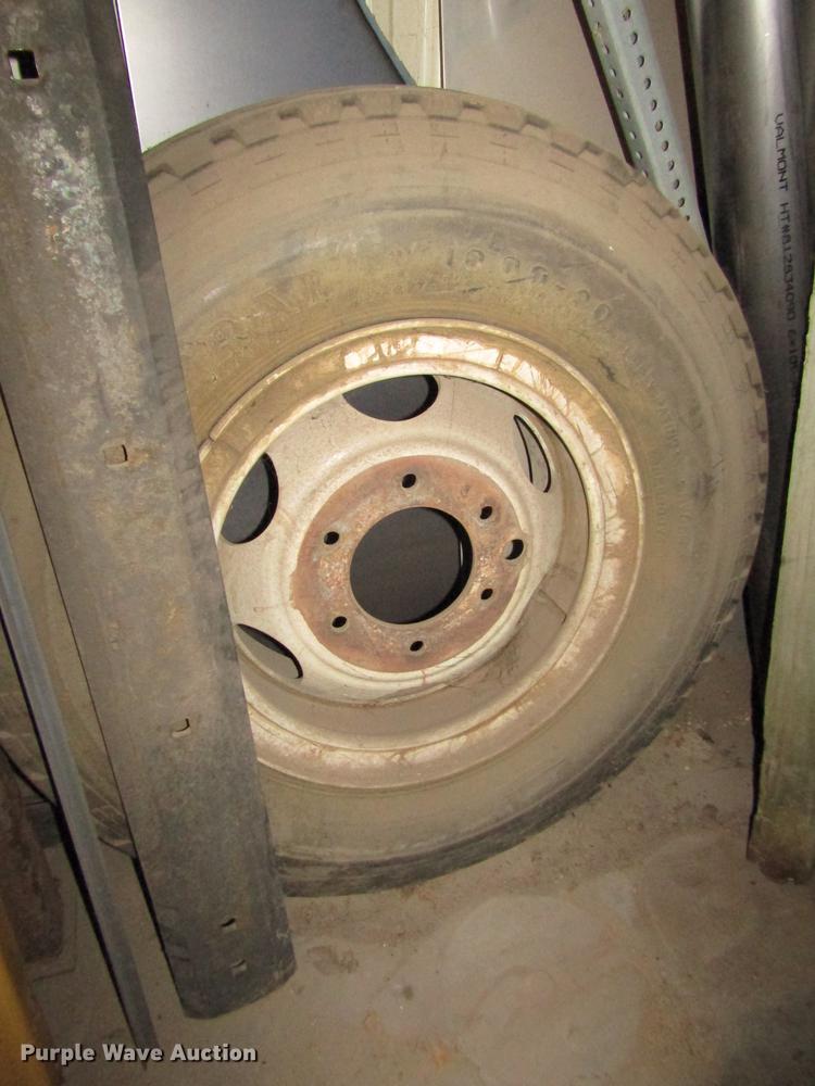 image for item DA3188 1996 Elgin Pelican Series P street sweeper